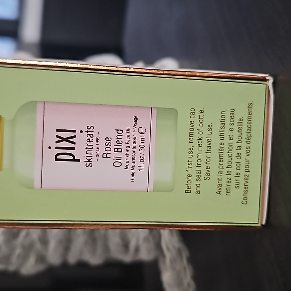 Pixi skintreata rose oil blend, 1 fl .oz nourishing face oil. New. - Picture 4 of 7